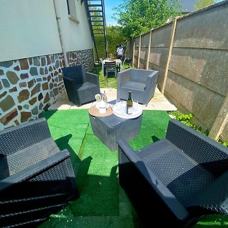 Une Ambiance Cosy Avec Jardin Privatif Nassandres Bagian luar foto