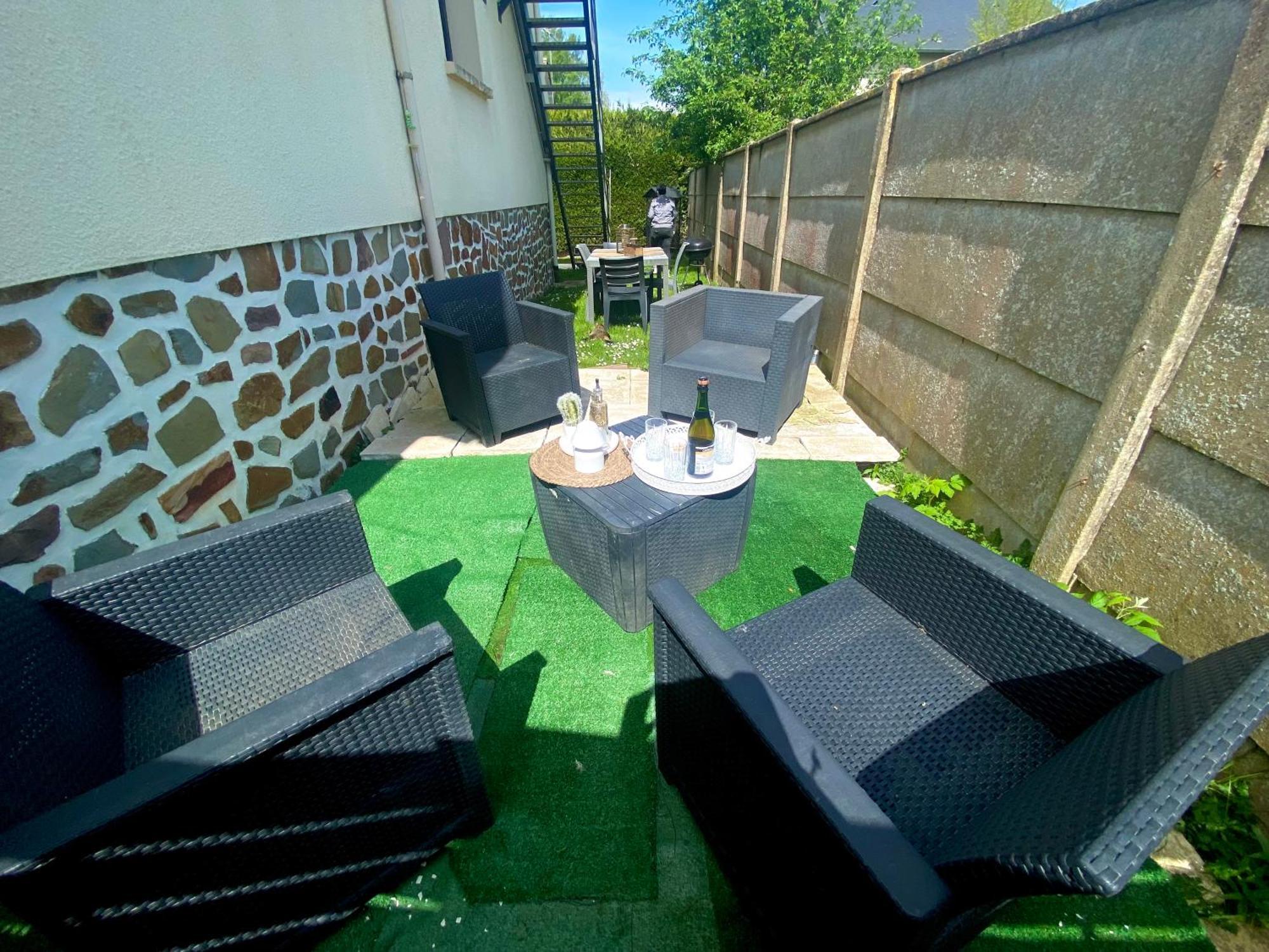 Une Ambiance Cosy Avec Jardin Privatif Nassandres Bagian luar foto